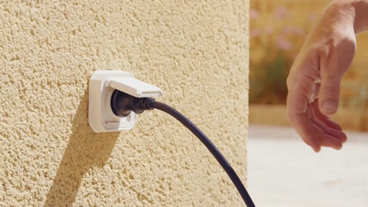 ¿Panel solar “plug and play” prohibido? La falsa…